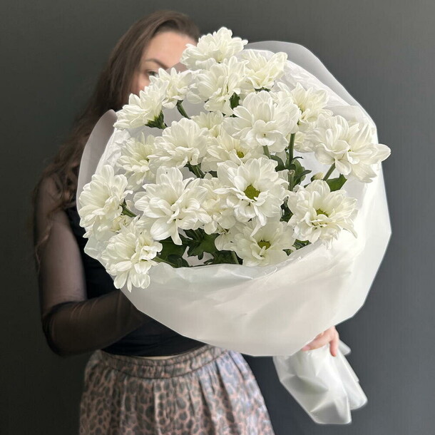 Букет из кустовых хризантем 5 шт за 2578₽ с доставкой в Москве от Senti Flora на Flawery