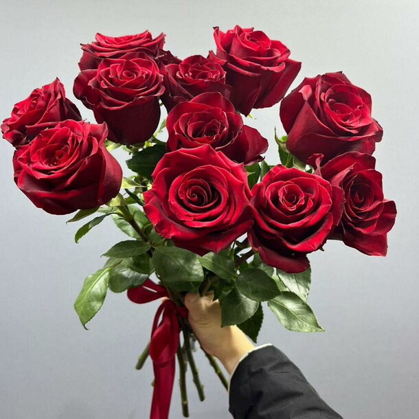 Букет из красных роз 11 шт за 4364₽ с доставкой в Москве от Senti Flora на Flawery
