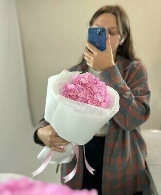 Букет зефирка из гортензии за 3050₽ с доставкой в Красноярске от Florika на Flawery