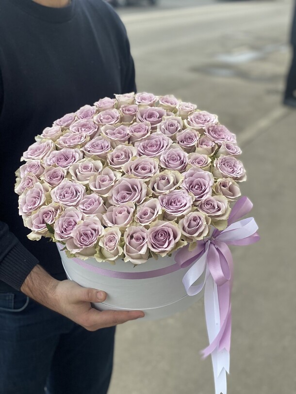 Букет цветов 51 сиреневая роза 🌹 за 16498₽ с доставкой в Москве от Привет, Букет! на Flawery