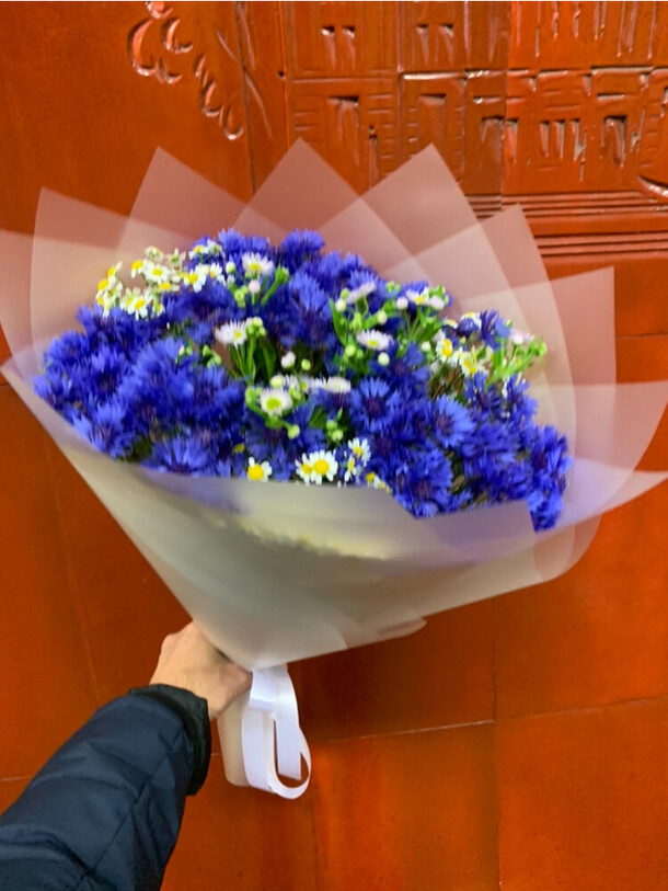 Букет цветов Васильки с ромашками за 3200₽ с доставкой в Москве от Рижская на Flawery