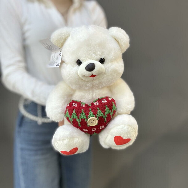 Мягкая игрушка «медведь с сердцем 22-35 см», артикул F1537293 - 2500 рублей, доставка по городу. Flawery - доставка цветов