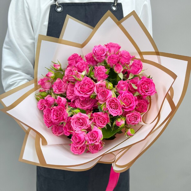 Букет цветов Кустовые малиновые розы 11шт в букете flowerstorg n1106 за 3700₽ с доставкой в Москве от Flowerstorg на Flawery