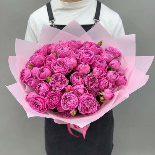 Букет пион кустовые розы мисти баблз 19 шт в букете flowerstorg n1250 за 6950₽ с доставкой в Москве от Flowerstorg на Flawery