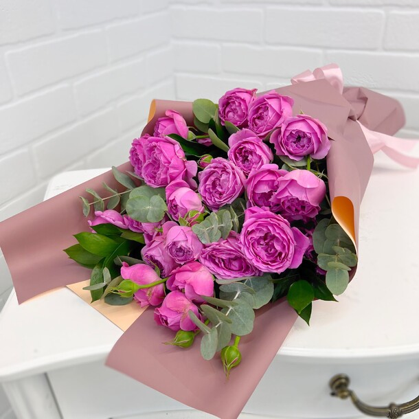 Букет пион роз мисти баблз от flowerstorg n621 за 4900₽ с доставкой в Москве от Flowerstorg на Flawery