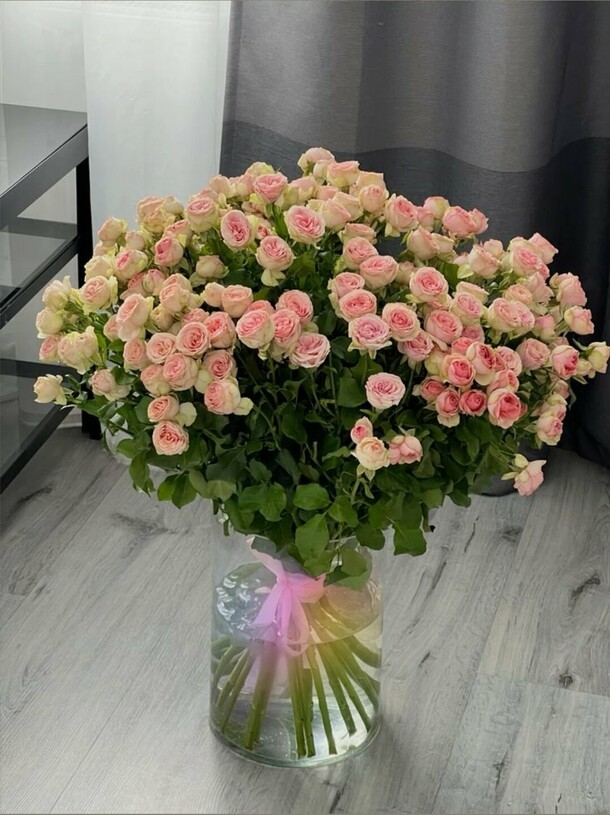 Розы кустовые, артикул F1530360 - 25999 рублей, доставка по городу. Flawery - доставка цветов