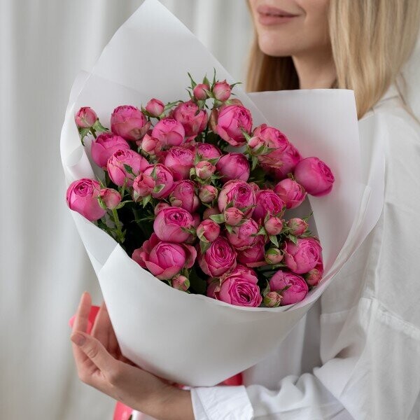 Букет кустовых роз за 6850₽ с доставкой в Красноярске от Цветочный на Flawery