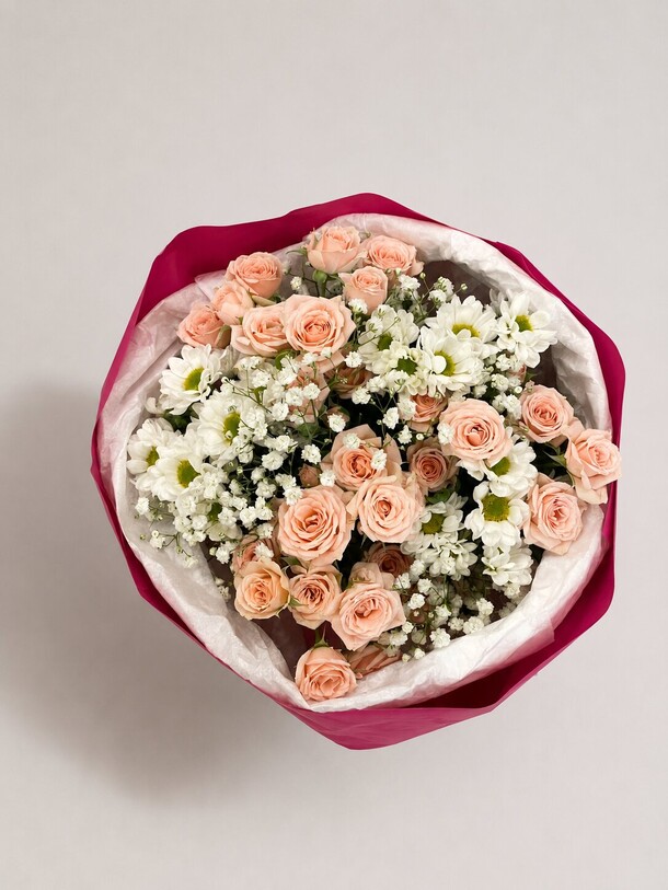 Букет нежность двух роз (tenerezza di due rose) за 4372₽ с доставкой в Москве от Fiori Silvestri на Flawery
