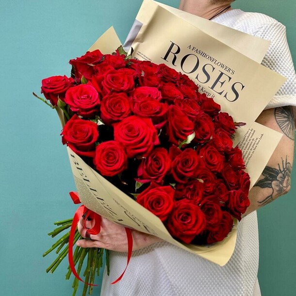 «51 roses» 🌹 букет из красных роз, артикул F1250247 - 18876 рублей, доставка по городу. Flawery - доставка цветов