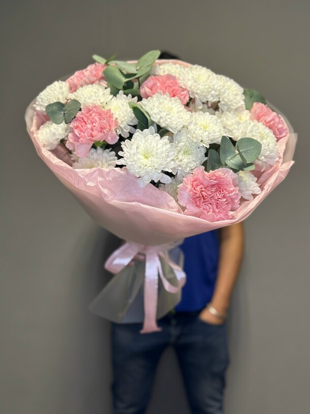 Букет цветов Нежный букет за 3800₽ с доставкой в Челябинске от RousMur Flowers на Flawery