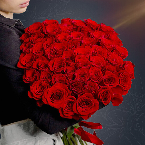 Классический букет из 51 красной эквадорской розы 50 см с атласной лентой от 2name flowers, артикул F1536200 - 30750 рублей, доставка по городу. Flawery - доставка цветов