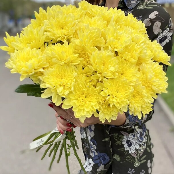 Букет из желтых хризантем, артикул F1546772 - 4000 рублей, доставка по городу. Flawery - доставка цветов