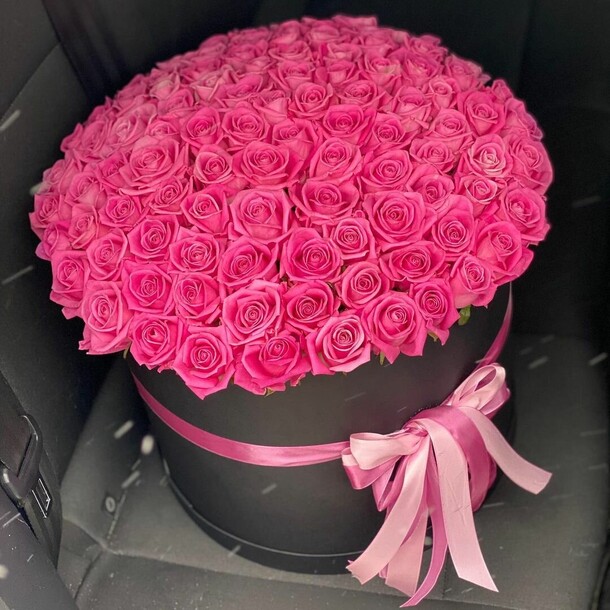 Букет цветов Розы в коробке🌸 за 21700₽ с доставкой в Москве от Море цветов на Flawery