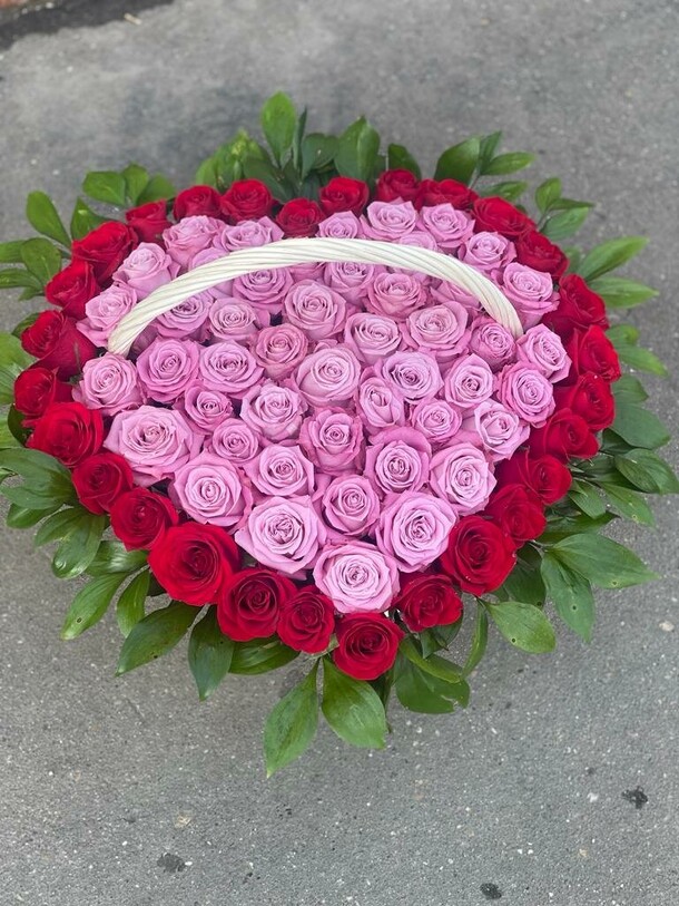 Букет цветов Сердце💜 за 27551₽ с доставкой в Москве от Море цветов на Flawery