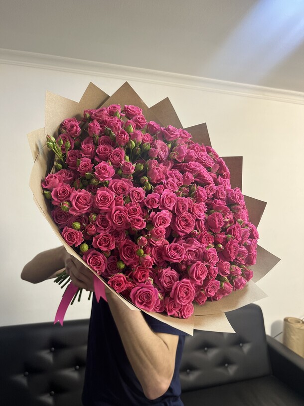 Букет цветов Кустовые розы лав лидия 🥰 за 16290₽ с доставкой в Москве от Империя Роз на Flawery