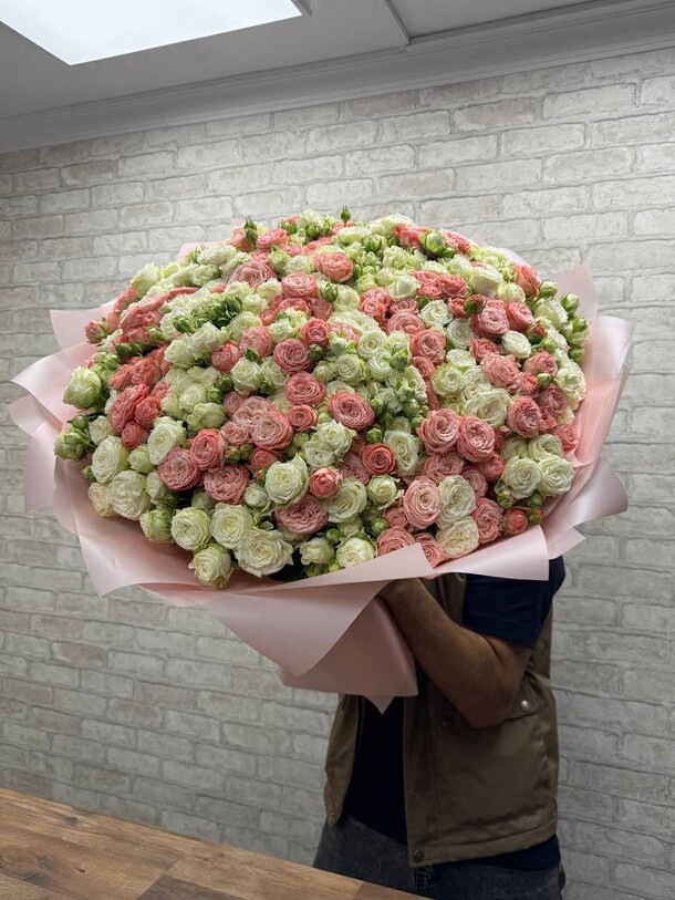 Букет из кустовых роз за 98050₽ с доставкой в Москве от Букетбери на Flawery