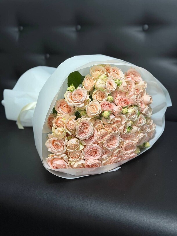 Букет из кустовых роз за 21050₽ с доставкой в Москве от Букетбери на Flawery