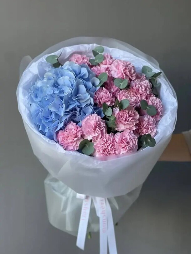 Букет с диантусом за 4840₽ с доставкой в Москве от Цветы на Flawery