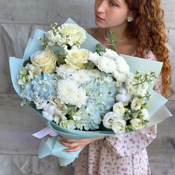 Букет цветов Нежный букет "сапфир" за 5400₽ с доставкой в Москве от ArenaFlowers на Flawery
