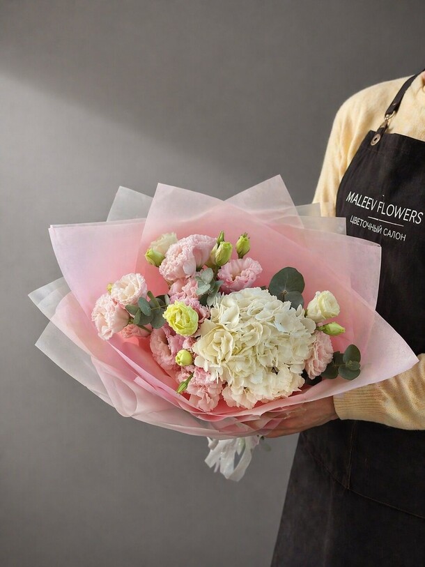 Букет цветов Нежный букет с гортензией и эустомой 💖 за 2950₽ с доставкой в Москве от Malen Flowers / Мален Цветы на Flawery