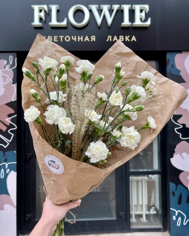 Стойкий сет для вазы, артикул F1256156 - 2640 рублей, доставка по городу. Flawery - доставка цветов