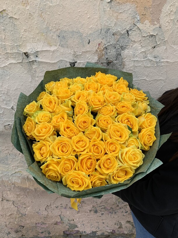 Букет из 51 желтой розы за 12400₽ с доставкой в Москве от Lumis blossom на Flawery