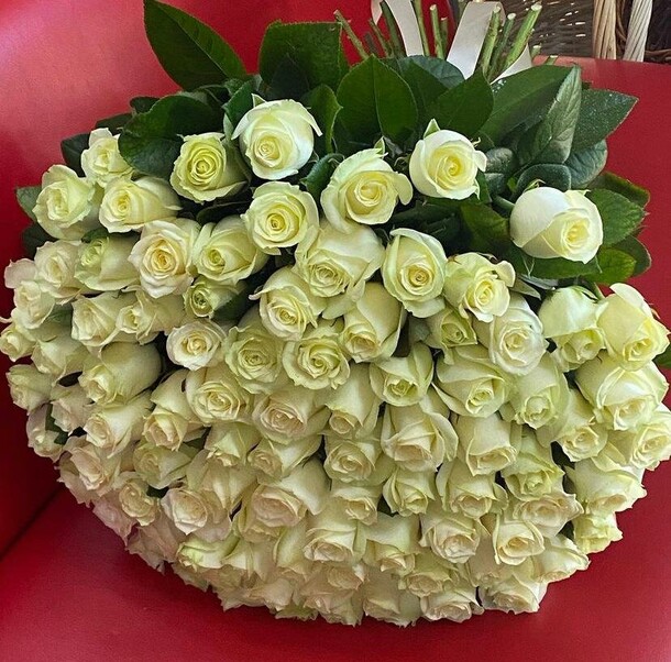 Букет цветов Белые ночи за 27499₽ с доставкой в Москве от Fashion Flowers на Flawery