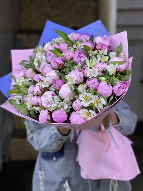 Букет цветов Нежные цветы за 39477₽ с доставкой в Москве от Fashion Flowers на Flawery