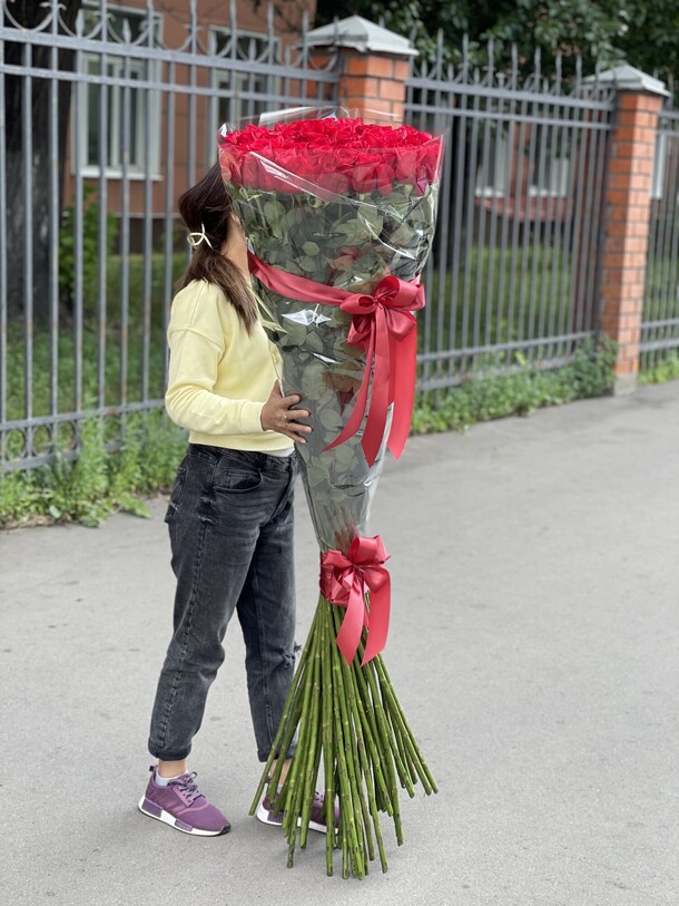 Букет цветов Роза гигант за 76999₽ с доставкой в Москве от Fashion Flowers на Flawery