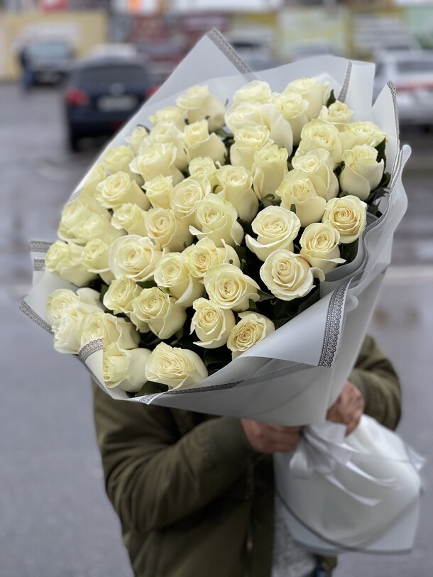 Букет цветов Эквадорские розы за 27499₽ с доставкой в Москве от Fashion Flowers на Flawery