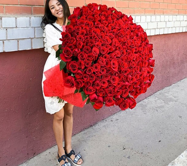 Букет цветов Шикарные огромные розы за 77947₽ с доставкой в Москве от Fashion Flowers на Flawery
