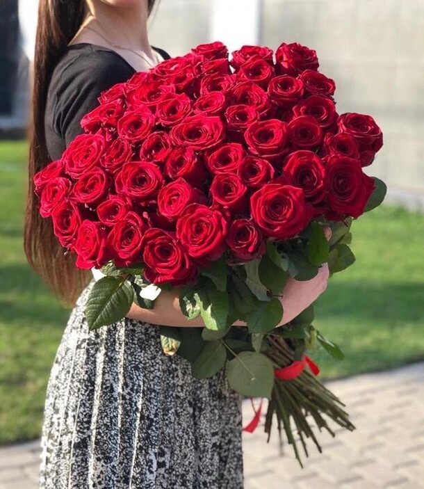 Букет цветов 51 красная роза за 16499₽ с доставкой в Москве от Fashion Flowers на Flawery