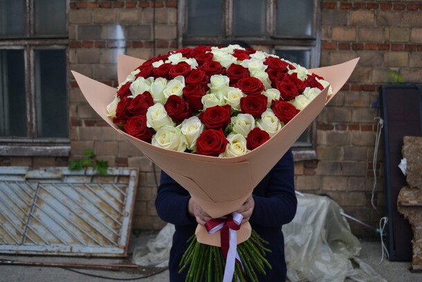 Букет цветов Богиня за 37690₽ с доставкой в Москве от FiRaLiM на Flawery