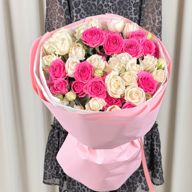 Букет цветов «розовая серенада» за 4041₽ с доставкой в Москве от Flora Decor на Flawery