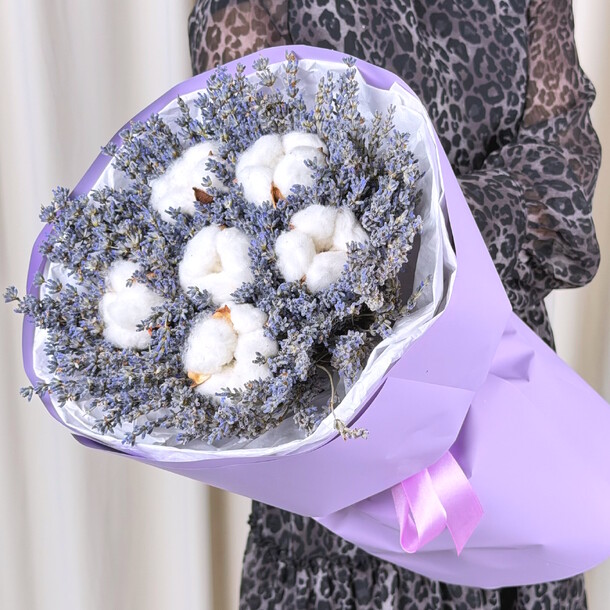Букет цветов «объятия тишины» за 5928₽ с доставкой в Москве от Flora Decor на Flawery