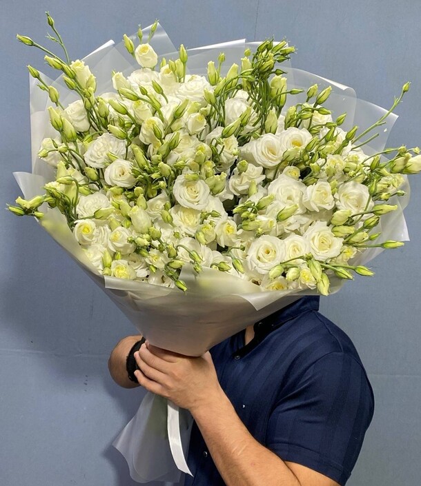 Букет цветов Эустома за 12300₽ с доставкой в Москве от ❀ Мир Цветов ❀ на Flawery