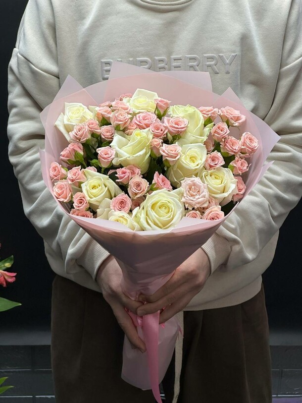 Букет из роз "нежность сердца" за 8011₽ с доставкой в Москве от Butterfly of flowers на Flawery