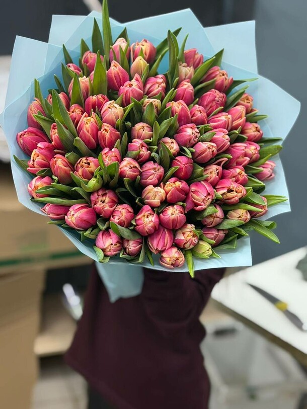 Букет цветов Огненный рассвет за 23689₽ с доставкой в Москве от Butterfly of flowers на Flawery