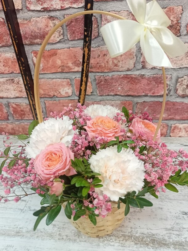 Букет цветов Корзина с цветами за 2800₽ с доставкой в Москве от Flowers-for-you на Flawery
