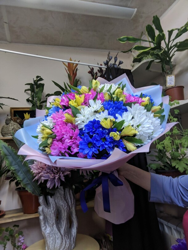 Букет из хризантемы и альстромерии за 10200₽ с доставкой в Москве от Flowers-for-you на Flawery