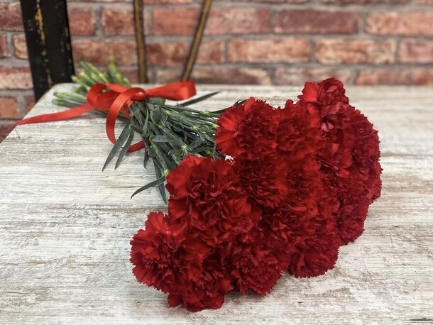 Букет цветов Гвоздика 25 шт за 4440₽ с доставкой в Москве от Flowers-for-you на Flawery