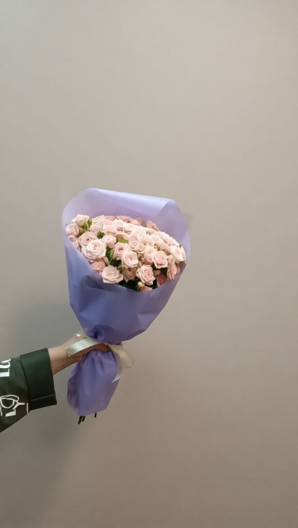 Букет цветов Моно букет кустовых роз 15 шт за 5170₽ с доставкой в Москве от Flowers-for-you на Flawery