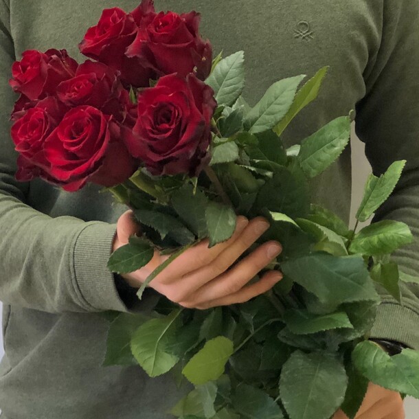 Букет цветов Роза эксплоер 7 шт за 3050₽ с доставкой в Москве от Flowers-for-you на Flawery