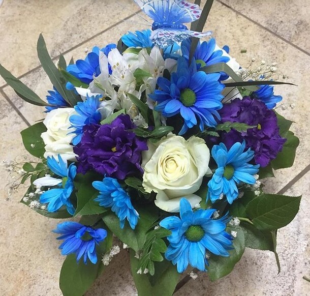 Букет цветов Коробка «незабудка» за 4364₽ с доставкой в Москве от Flowers-for-you на Flawery