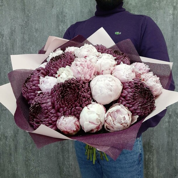 Букет цветов Пионы в сливовом зефире за 27272₽ с доставкой в Москве от Bloomona на Flawery