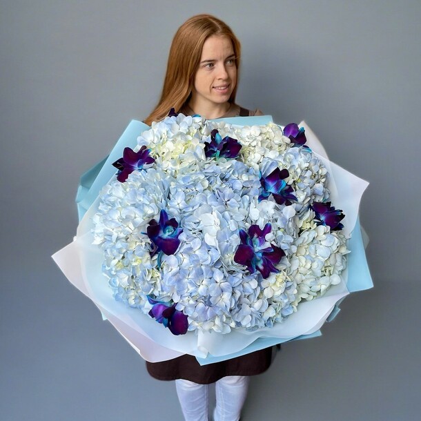 Букет цветов Звездное небо за 9590₽ с доставкой в Москве от Bloomona на Flawery