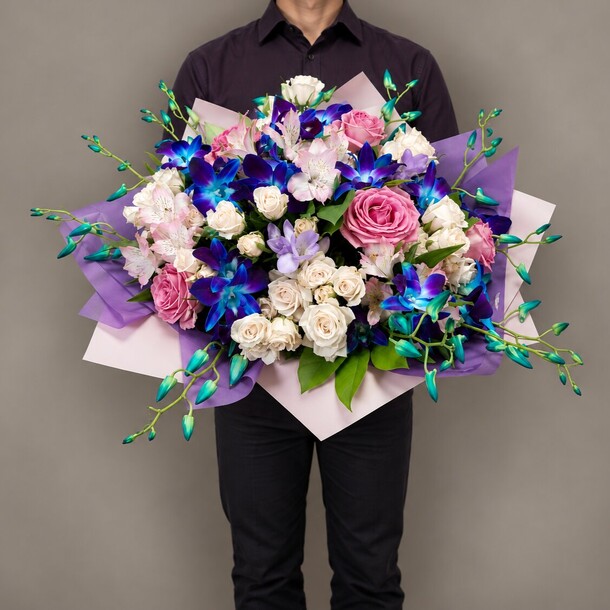 Букет цветов Космос амадеус за 12490₽ с доставкой в Москве от Bloomona на Flawery