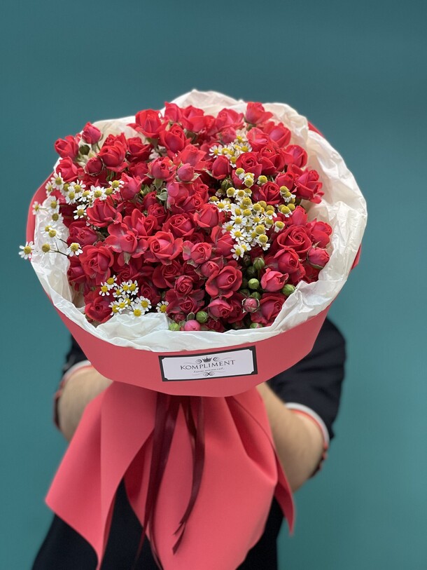 Букет цветов Любовные истории за 5252₽ с доставкой в Москве от Kompliment Flowers&Present; на Flawery