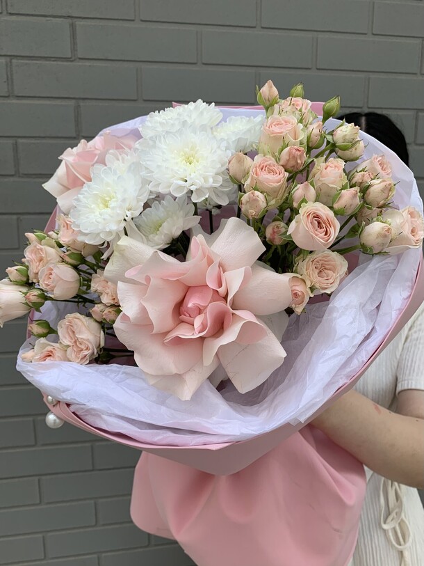 Букет цветов Полина за 2997₽ с доставкой в Анапе от Kompliment Flowers&Present; на Flawery