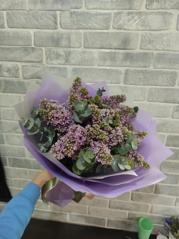Букет сирени, артикул F1178704 - 7327 рублей, доставка по городу. Flawery - доставка цветов